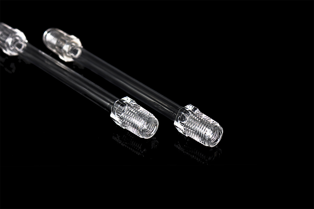 石英ねじ加工品（φ10 × φ19.25 × L185.2 mm）