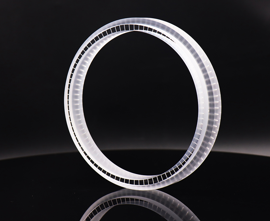 石英微細穴加工品（最小穴径 φ0.4 mm）